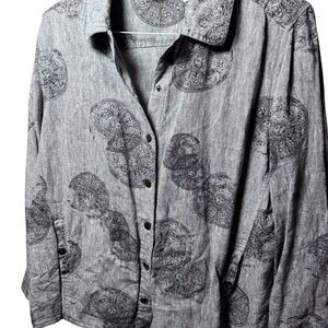 Gray Patterned Button-Up Shirt